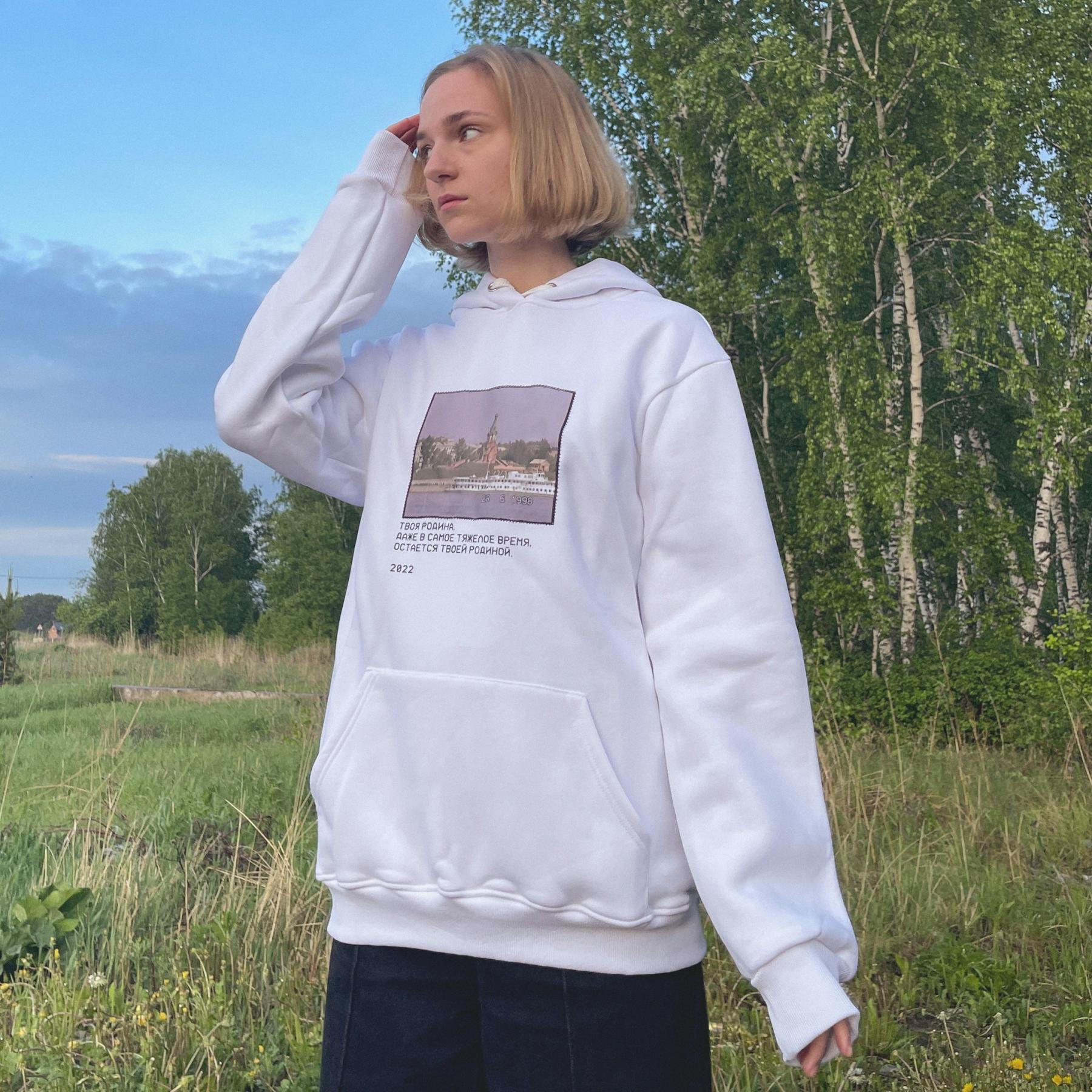 Худи "2022" белое